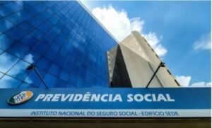 O retorno da “Turma do Tapete Mágico” expõe crise entre INSS e Ministério da Previdência e escancara a ocupação petista na autarquia