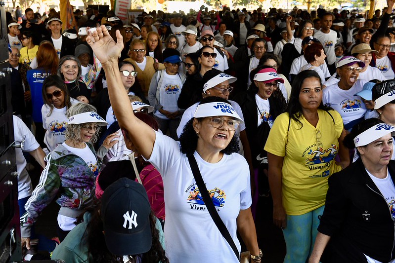 Iniciativas de cultura, lazer, convivência e promoção da saúde beneficiarão mais de 9 mil idosos do DF.