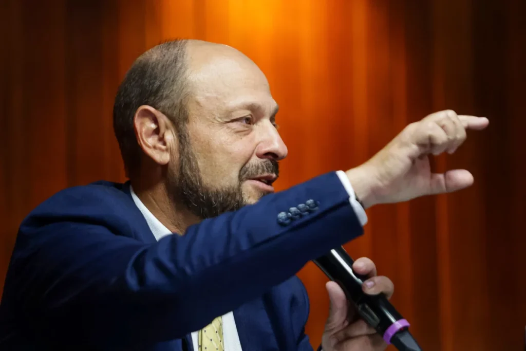 Correio de Santa Maria - Crise escala e presidente do INSS pede demissão de nº 2