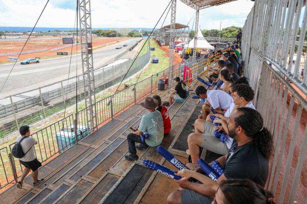 Final do GP BRB de Stock Car movimenta o domingo no Autódromo
