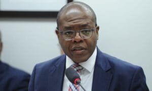 Home 10 indiciamento