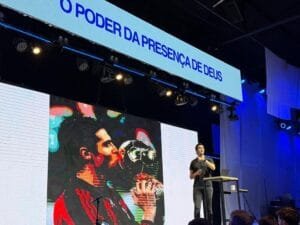 Home 16 Correio de Santa Maria - Pastor Kaká faz igreja virar estádio por um dia