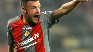 Ladrões invadem casa de Jamie Vardy e roubam mais de R$500 mil em itens