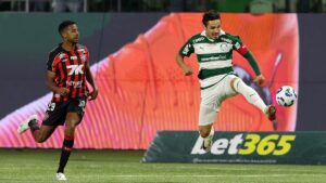 Correio de Santa Maria - Palmeiras empata com o Vitória