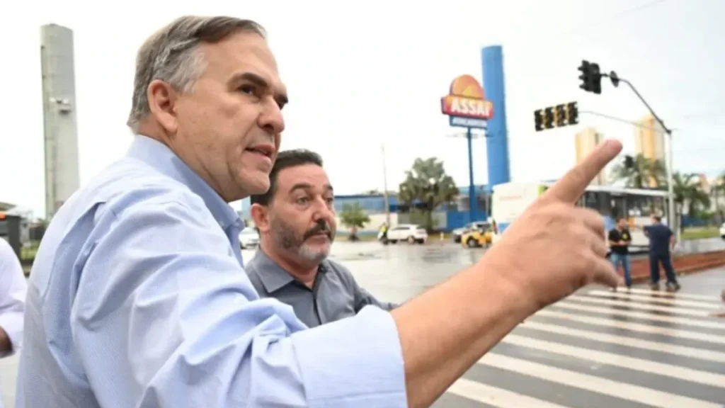 MP aciona Justiça por gastos de R$ 3,1 milhões em carros, incluindo SUV blindado.