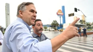 MP aciona Justiça por gastos de R$ 3,1 milhões em carros, incluindo SUV blindado.