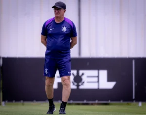 Home 19 Corinthians: Técnico enfrenta dilema crucial antes da semifinal da Copa do Brasil