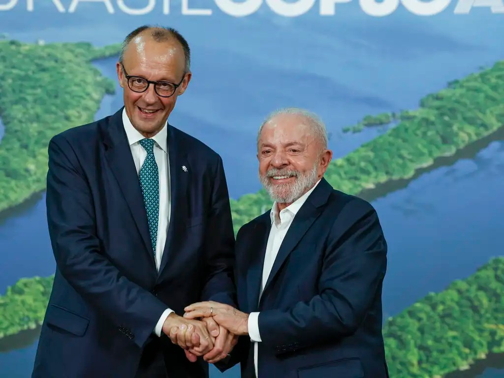 Lula vai se reunir com Merz após críticas de chanceler Alemão a Belém