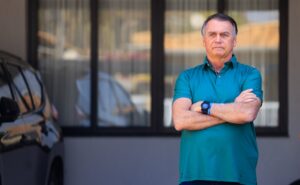 Defesa de Bolsonaro pede visitas de Padre Kelmon e Sóstenes Cavalcante