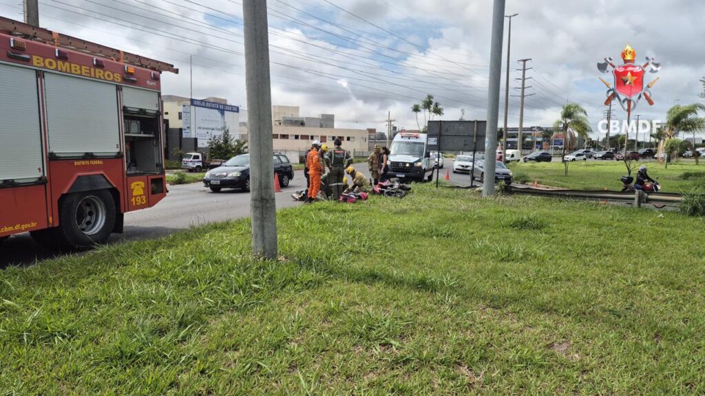 CBMDF é acionado após sinistro entre veículo e motocicleta no Lago Sul