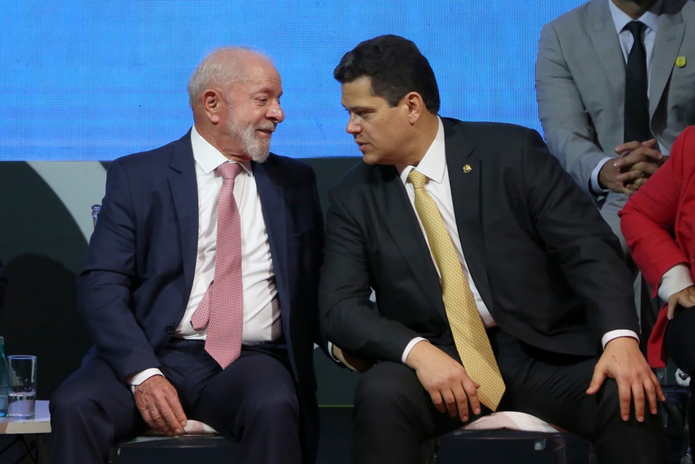 Davi Alcolumbre está irritado com indicação de Lula ao STF