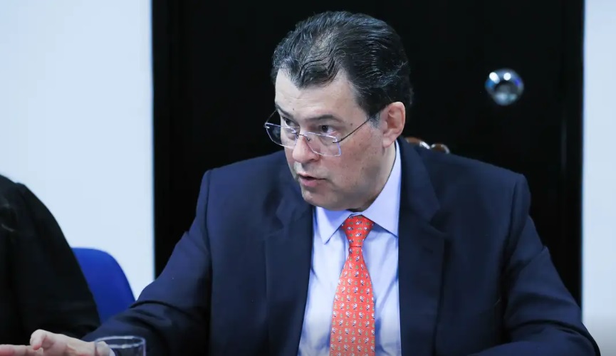 “Fintech não é banco”: relator defende modelo próprio de impostos no Senado