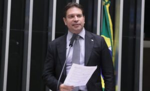 Moraes ordena prisão de Alexandre Ramagem após suspeita de fuga, diz TV