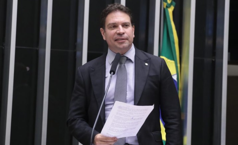 Moraes ordena prisão de Alexandre Ramagem após suspeita de fuga, diz TV