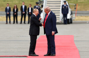 Putin vê plano dos EUA pelo fim da guerra como possível base para acordo