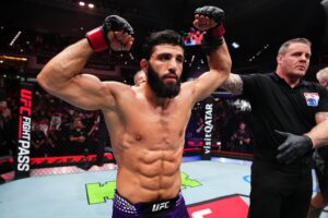 UFC Catar: Tsarukyan confirma favoritismo e vence duelo contra Hooker