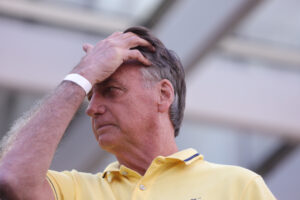 Bolsonaro relata “alucinação” sobre escuta em tornozeleira violada