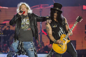 Guns n’ Roses surpreende com o anúncio de 8 shows no Brasil em 2026