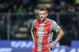 Ladrões invadem mansão de astro inglês e levam R$ 560 mil em objetos