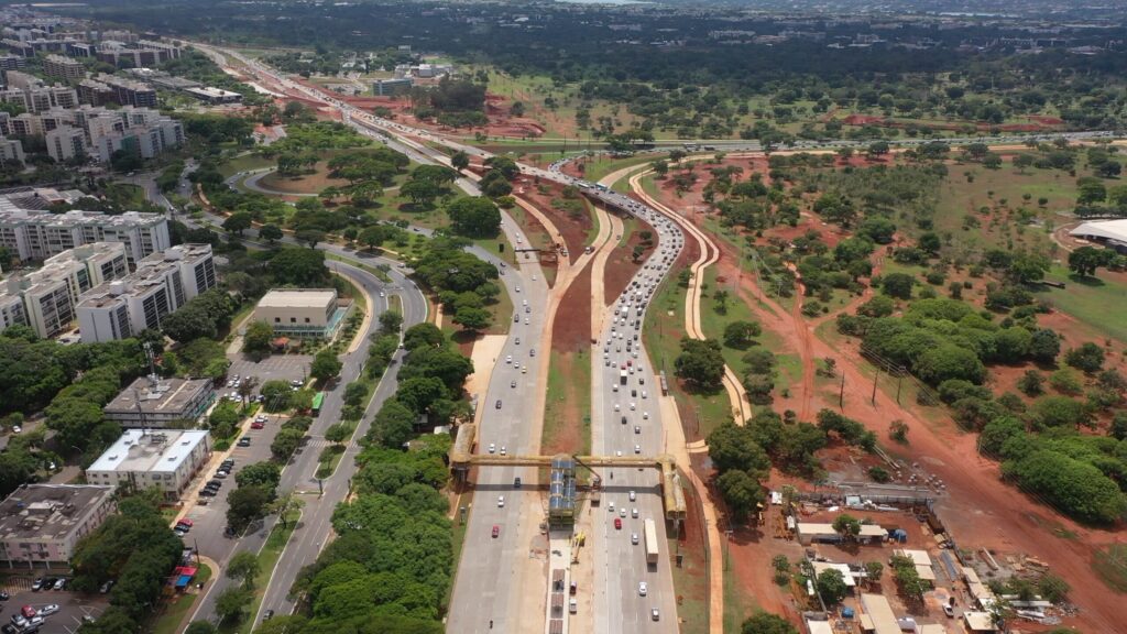 Liberação do viaduto entre Epig e ESPM inicia operação do corredor de ônibus a partir desta quarta-feira (26).