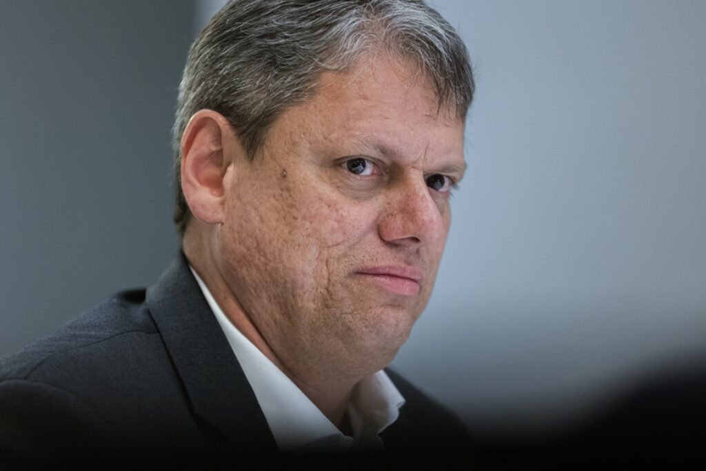 Tarcísio evita falar sobre 2026, mas diz que Brasil não pode se limitar a commodities