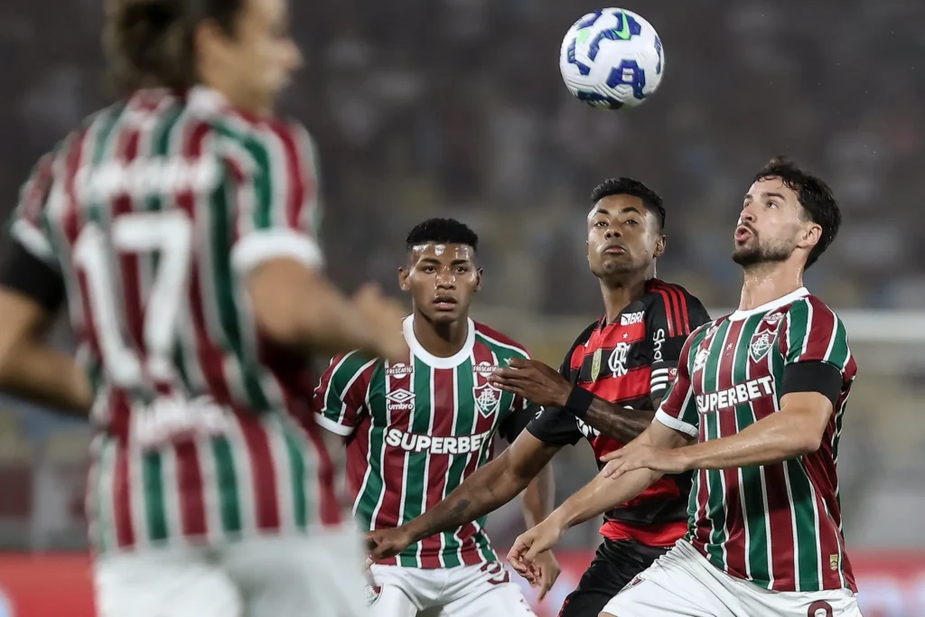 Correio de Santa Maria - Fluminense vence Flamengo na reta final do Brasileirão 2025