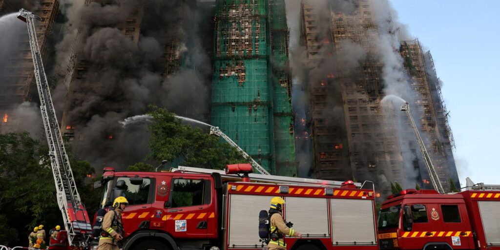 Incêndio em Hong Kong deixa dezenas de mortos e feridos