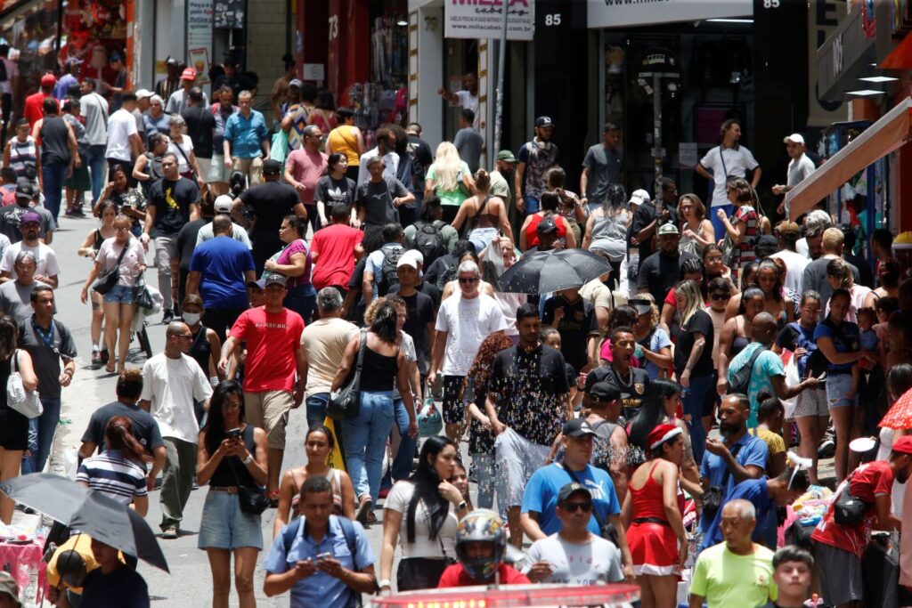 Abstenção Eleitoral: Fator Crucial em 2026, Aponta Pesquisador