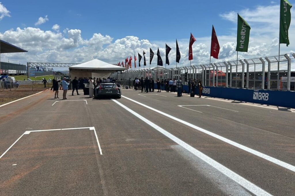 Autódromo de Brasília é reinaugurado após 11 anos de reformas