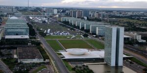 Congresso derruba vetos a projeto sobre dívidas estaduais