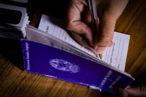 Feirão do Trabalhador oferece quase 2 mil vagas de emprego em seu último dia