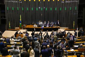PEC sobre armas nucleares está parada na Câmara dos Deputados