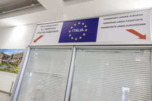 Polícia italiana desmantela esquema de residência falsa usado por brasileiros para obter cidadania