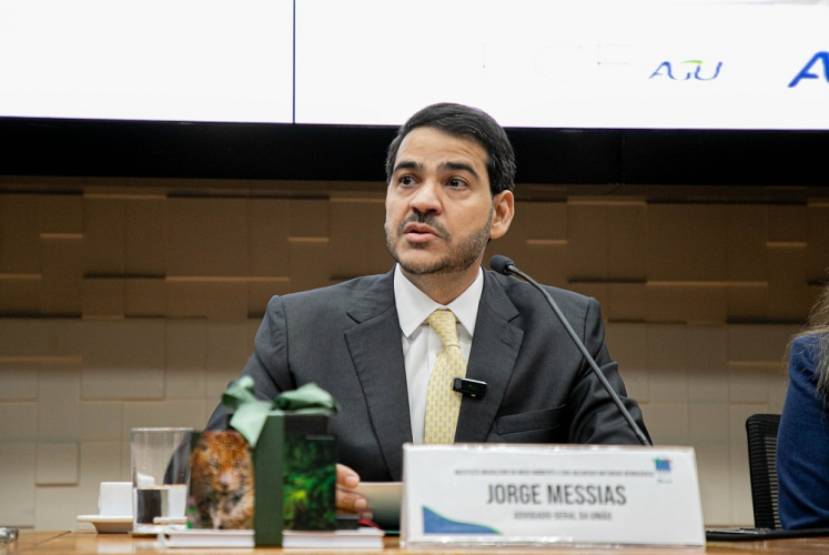 Alcolumbre define sabatina de Messias no Senado para 10 de dezembro