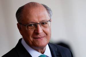 Alckmin: Brasil acelera negociações com EUA para reduzir tarifas e ampliar exportação