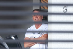 Da tornozeleira à prisão: os dias cruciais de Bolsonaro