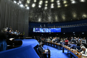 Senado aprova aposentadoria de agentes de saúde, em derrota ao governo