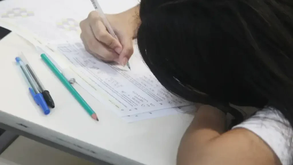 Ministro diz que Enem não será cancelado e chama de ruído possível vazamento de questões