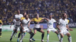 Visitante indesejado? Goiás é melhor fora do que dentro de casa na Série B