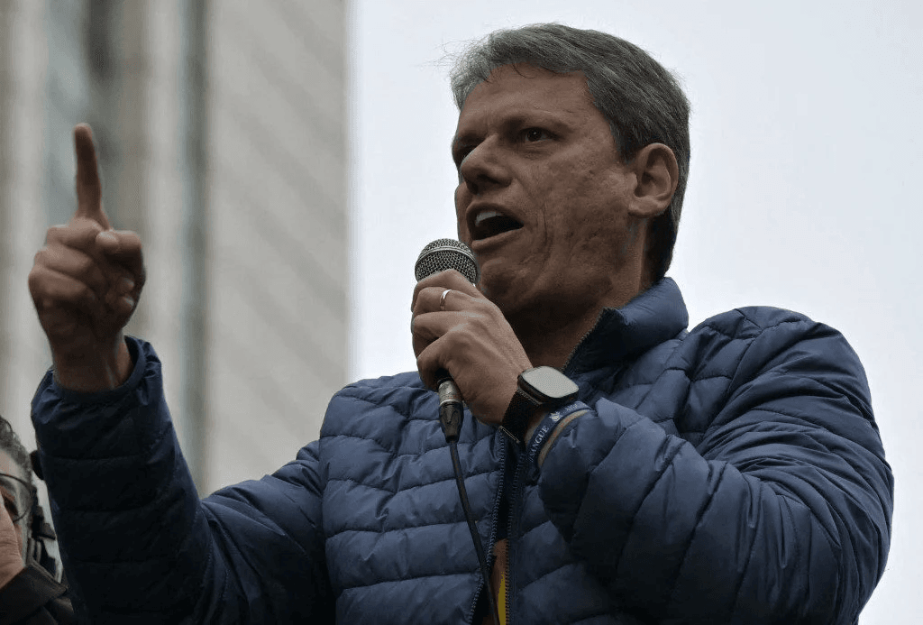 Tarcísio pede para população economizar água com reservatórios em baixa em São Paulo