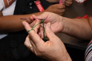 Projeto capacita mulheres em artesanato na Estrutural, Planaltina e Brazlândia