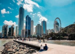 Balneário Camboriú vai proibir naturismo em praia pioneira na prática