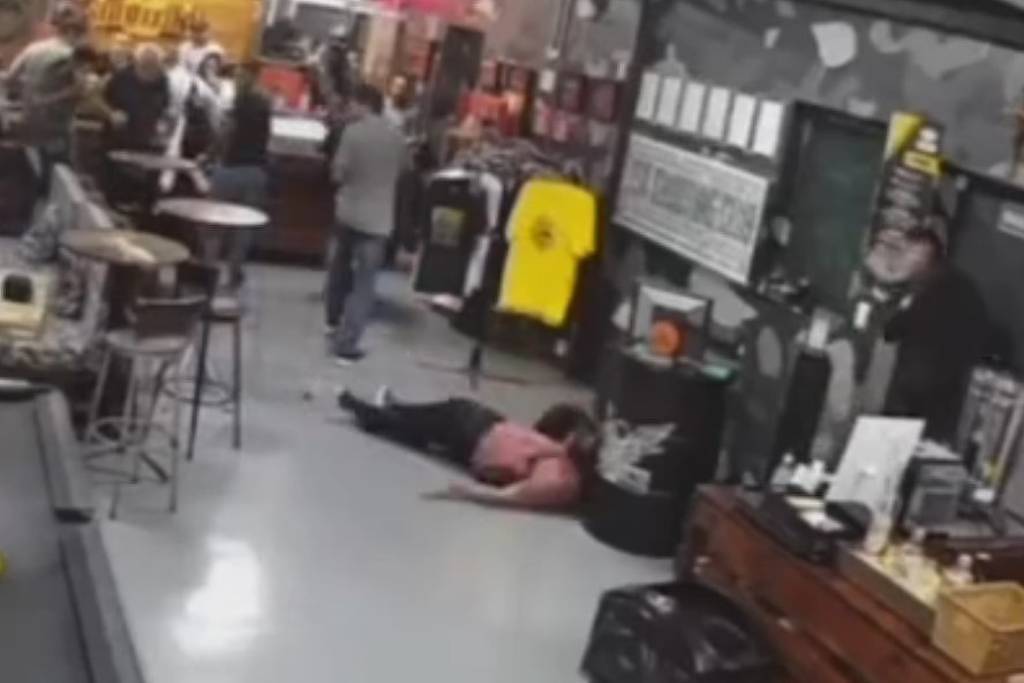 Homem morre baleado no coração em clube de tiro em SP