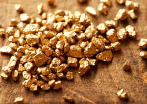 Cotação do ouro bate recorde com possível corte de juros nos Estados Unidos