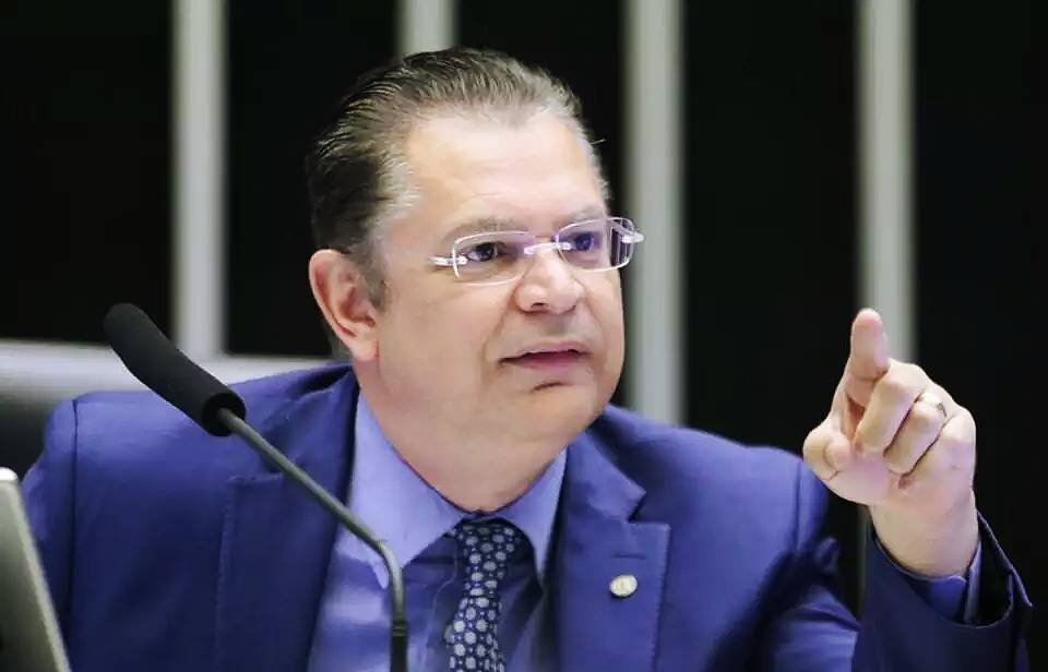 Deputados gastam ao menos R$ 279 mi da Câmara com aluguel de carros, barcos e aeronaves em 7 anos
