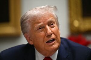 Trump exige divulgação de arquivos do caso Epstein que mencionem democratas