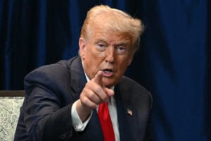 Trump diz que teve uma conversa telefônica ‘produtiva’ com Putin