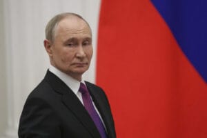 Rússia revela supermíssil para intimidar Kiev