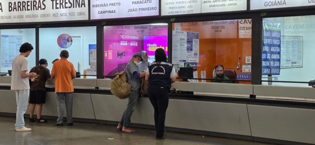 Projeto Desaparecimento em Foco atua na Rodoviária Interestadual.