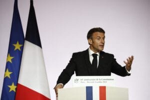 Macron anuncia reunião com aliados da Ucrânia em janeiro